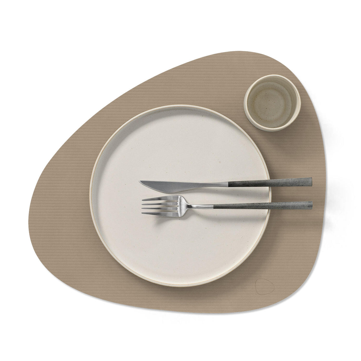 Platzset Curve in Corduroy Clay Brown aus recyceltem Leder bei Velvetana