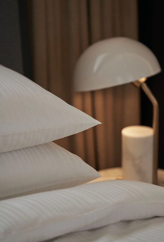 Apartment einrichten oder Hotelkonzept verfeinern mit Textilien von Velvetana.