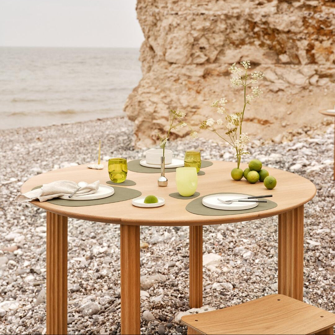 Schönes Platzset aus Leder von Lind DNA bei Velvetana erhältlich