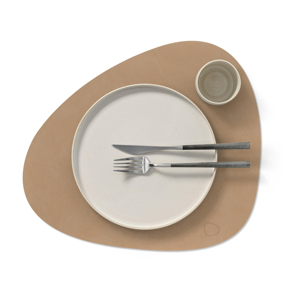 Pflegeleichtes Platzset in Nougat aus Leder in organischer Form Curve bei Velvetana