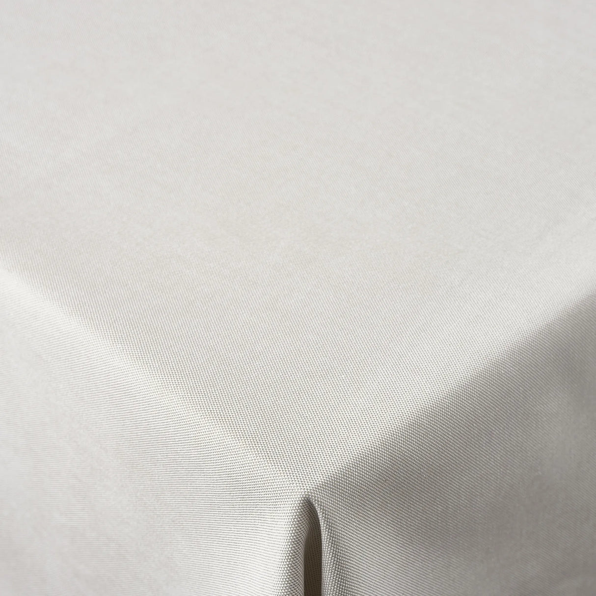 Beige Tischdecke Torino - edle Farbe mit feiner Struktur für exklusive Hotel- & Restauranttische