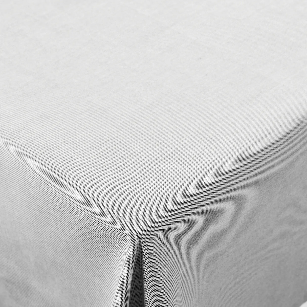 Tischdecke Torino in Midnight - stilvolle, dunkle Farbvariante für exklusive Restaurants & Events