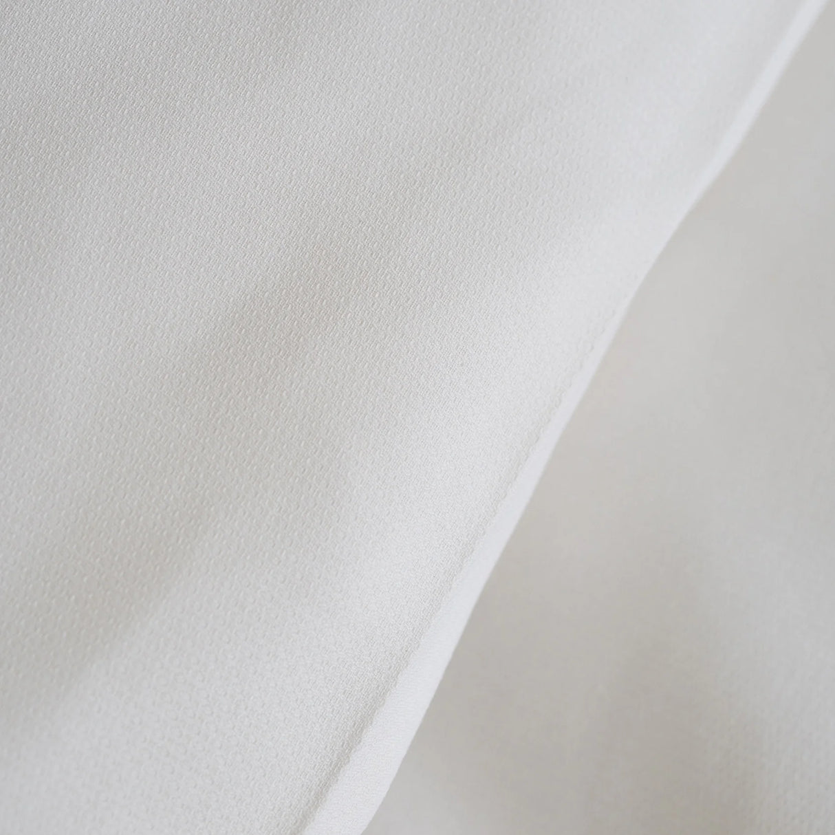 Pflegeleichte & langlebige Bettwäsche in Weiß für Hotel & Apartment