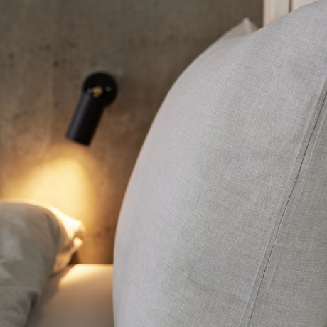 Aufgebettetes Kissen mit grüner Bettwäsche Soprano - elegantes Design für Hotels & Ferienhäuser