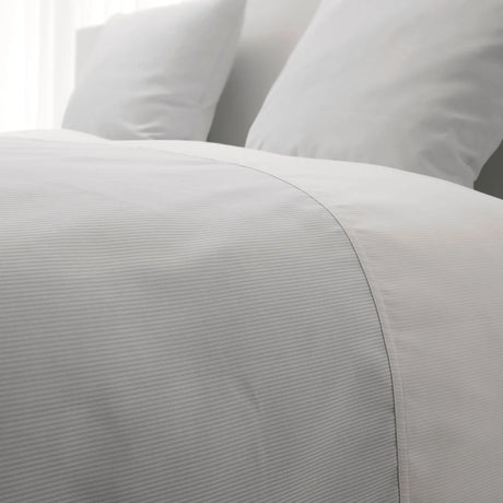 Hochwertige Bettwäsche in grau/weiß für Hotel & Apartment