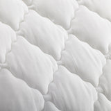 Detailaufnahme der Steppung - atmungsaktiver, allergikerfreundlicher Polster mit innovativer Füllung