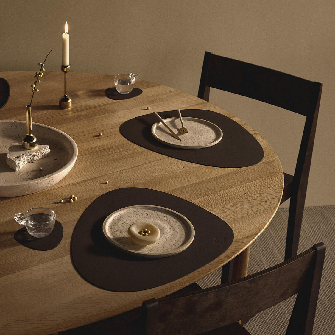 Edles Tischset in Braun von Lind DNA bei Velvetana jetzt bestellen