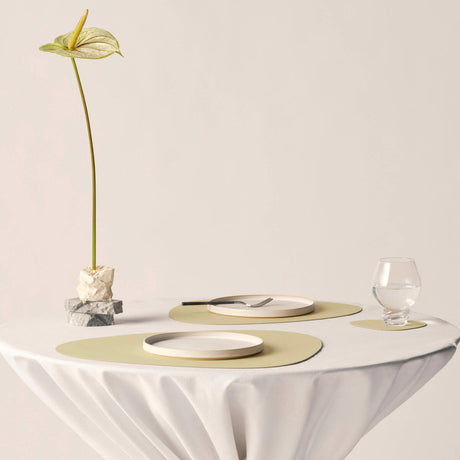 Pflegeleichtes Ledertischset bei Velvetana