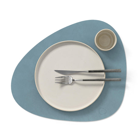 Hellblaues Ledertischset für modernes, frisches Ambiente bei Velvetana