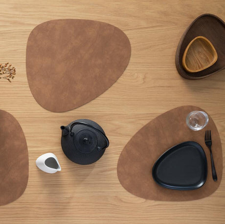 Schönes Platzset aus Leder mit natürlichem Look bei Velvetana