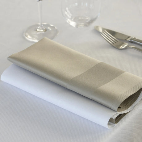 Kombination aus Linen & Weiß - stilvolle Stoffservietten für elegante Tischwäsche bei Velvetana