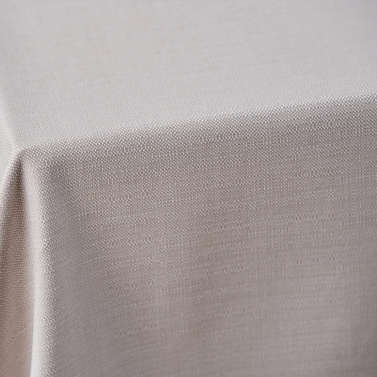 Detailaufnahme der beigen Tischwäsche Asti - edle Farbvariante mit feiner, langlebiger Struktur