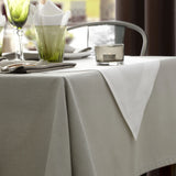 Gedeckter Tisch mit Elmwood-Tischwäsche - edles Ambiente für Fine-Dining & gehobene Gastronomie