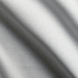 Detailaufnahme des grauen Stoffes - hochwertiger langlebiger Stoff für elegante Tischgestaltung