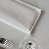 Kombination aus beige & weiß - feine Struktur der Tischwäsche Torino bei Velvetana, edle Farbkombination